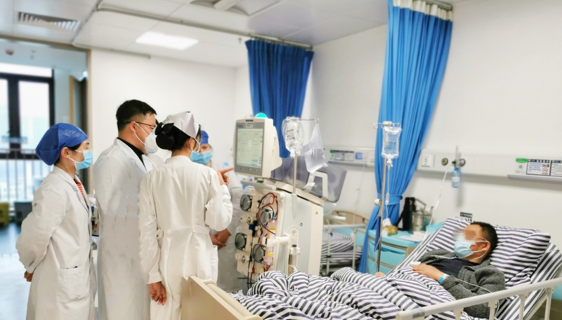 老虎机app
（自治区人民医院东院）血液净化治疗技术助患者转危为安