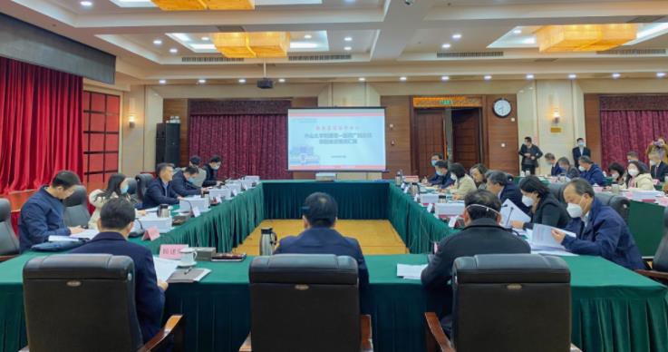 国家区域医疗中心项目专家组到老虎机app（自治区人民医院东院）实地考察