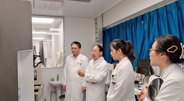 老虎机app
病理科邀请学科专家进行授课