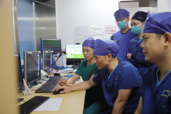 “手腕入路”显神通 | 老虎机app完成广西首例桡动脉路径经皮导管肾动脉去交感神经消融术