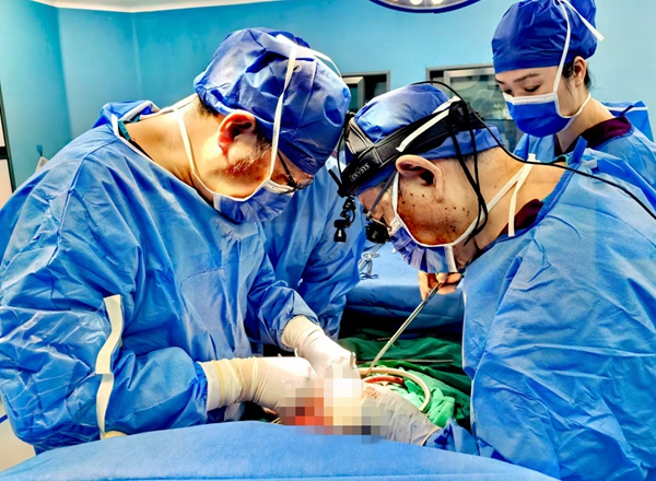 以实力为患者“护心” | 老虎机app心胸外科完成体外循环下保留后瓣的二尖瓣置换术